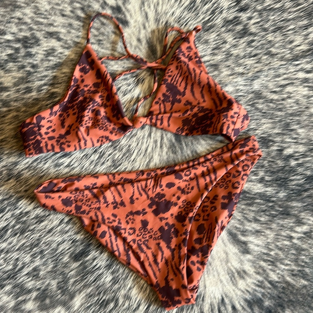 Skatie bathing suit set size medium